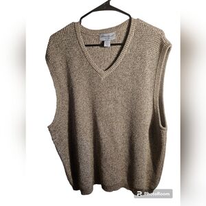Eddie Bauer Men's V-Neck Sweater Vest in Beige/Taupe